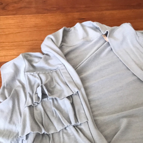 Gray ruffled cardigan - Picture 3 of 4